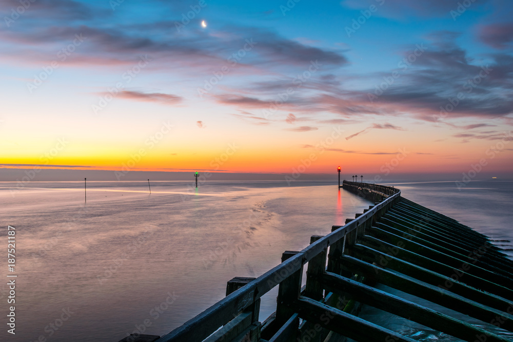 Fototapeta premium Beyond the Pier