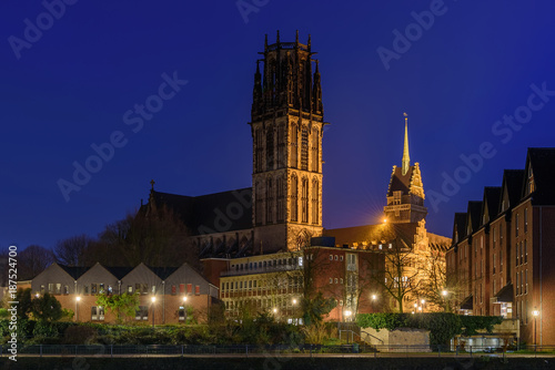 Salvatorkirche und Rathaus Duisburg photo