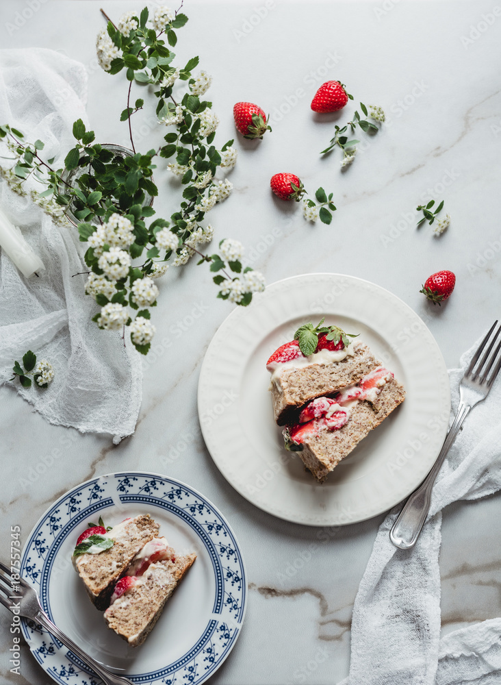 Naked strawberry cake Naked strawberry cake