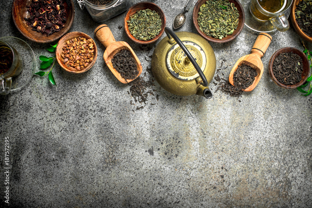 Different kinds of fragrant tea .