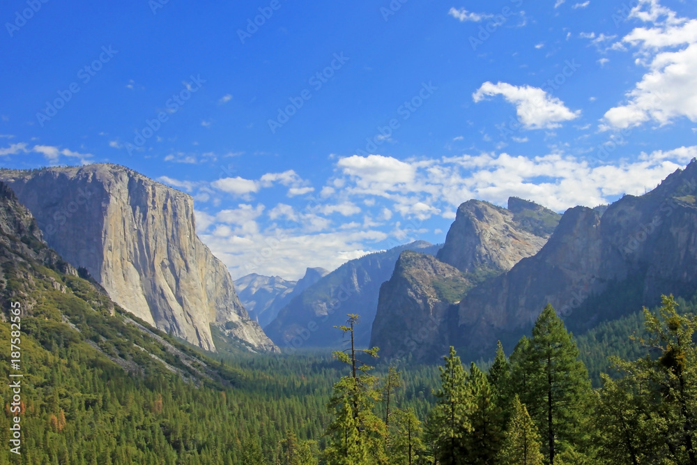Panoramic view of Half Dome, El Capitan and other mountains in the Yosemite National Park, western Sierra Nevada, California, USA