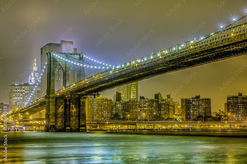 Fototapeta premium Most Brookliński w nocy