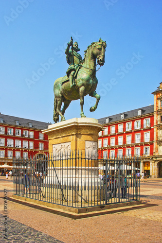 Plaza Mayor de Madrid - Estatua Felipe III photo