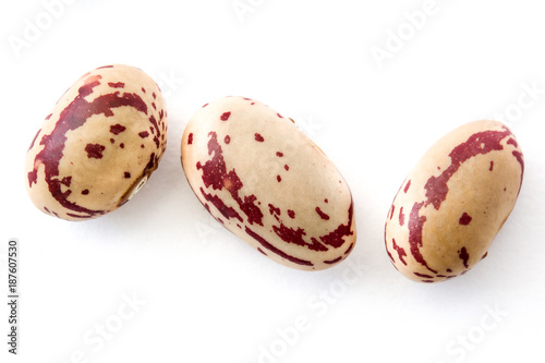 Obraz na plátně Raw pinto beans isolated on white background