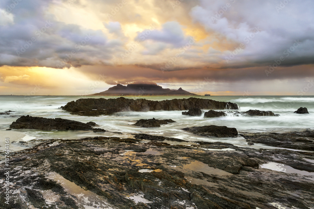 Africa, South Africa, Western Cape, Cape Town, Bloubergstrand, Table Mountain in the morning Africa, South Africa, Western Cape, Cape Town, Bloubergstrand, Table Mountain in the morning
