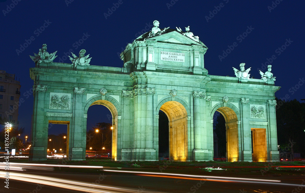 Fototapeta premium Puerta de Alcalá en Madrid