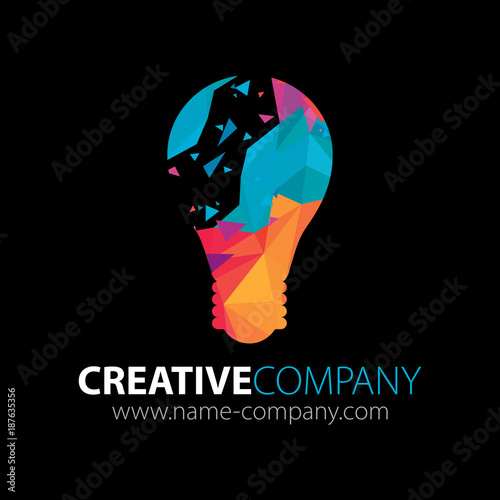 logo créativité entreprise concept lumière moderne ampoule design idée