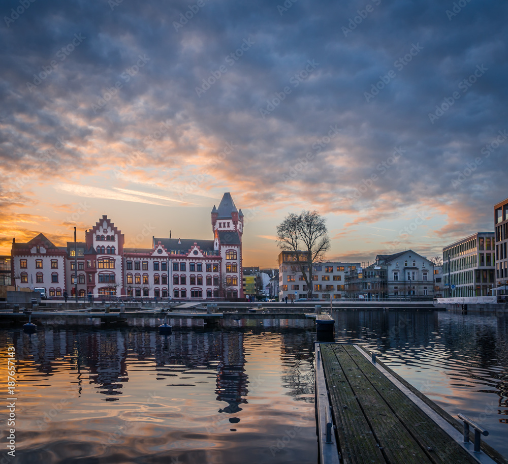 Fototapeta premium Hörder Phönixsee am Abend beleuchtet