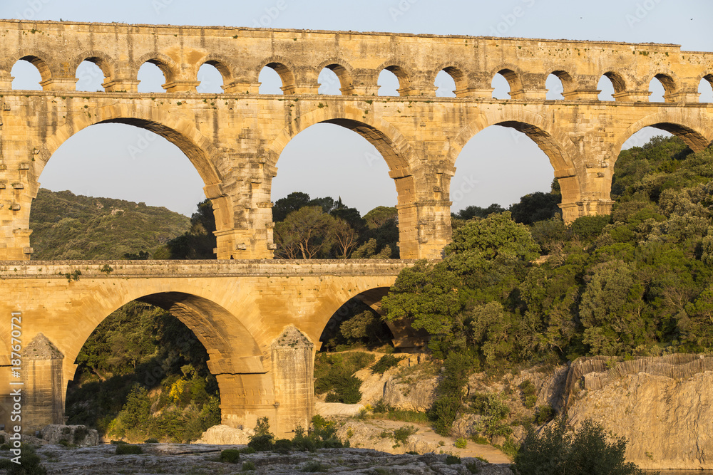 Le Pont du Gard classé Patrimoine Mondial de l'UNESCO, Grand Site de France, pont aqueduc romain qui enjambe le Gardon, Gard