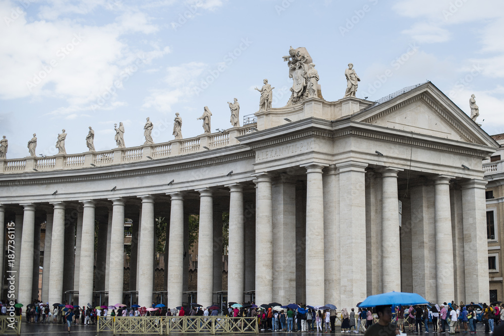 Naklejka premium Italy, Rome, Vatican, St. Peter's Square, colonnade