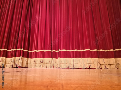 Red curtain theatre
