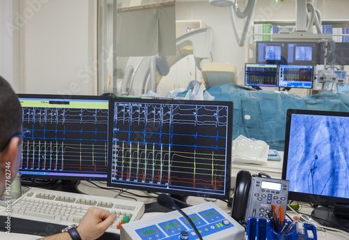 Non Invasive Operation Heartbeat photo