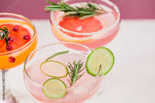 Slika na platnu The rose exotic cocktails and fruits on pink