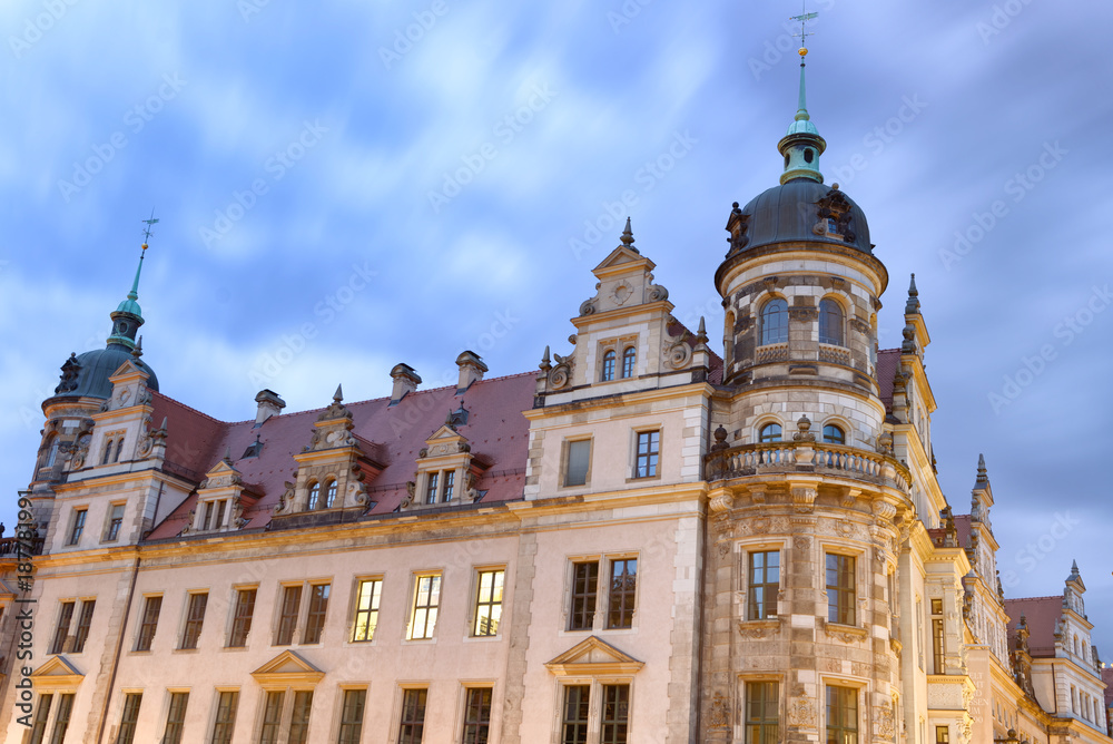 Obraz premium Dresden landmarks in Schlossplatz, Germany