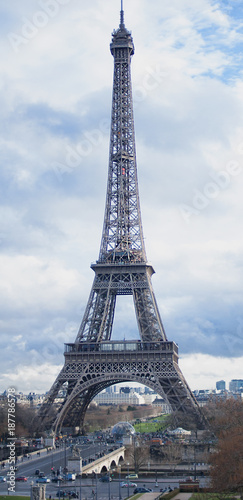 Fototapeta Naklejka Na Ścianę i Meble -  Eiffel tower in winter 