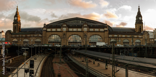 Panorama des Hamburger Hauptbahnhofes
