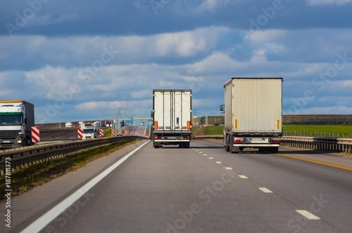  trucks goes on the highway