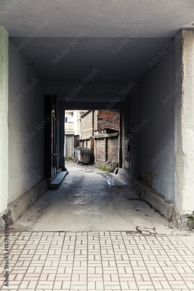 Obraz premium passage in an building