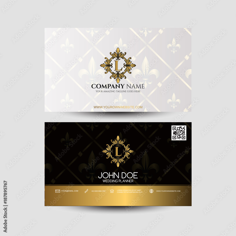Naklejka premium Business Card with Golden Pattern