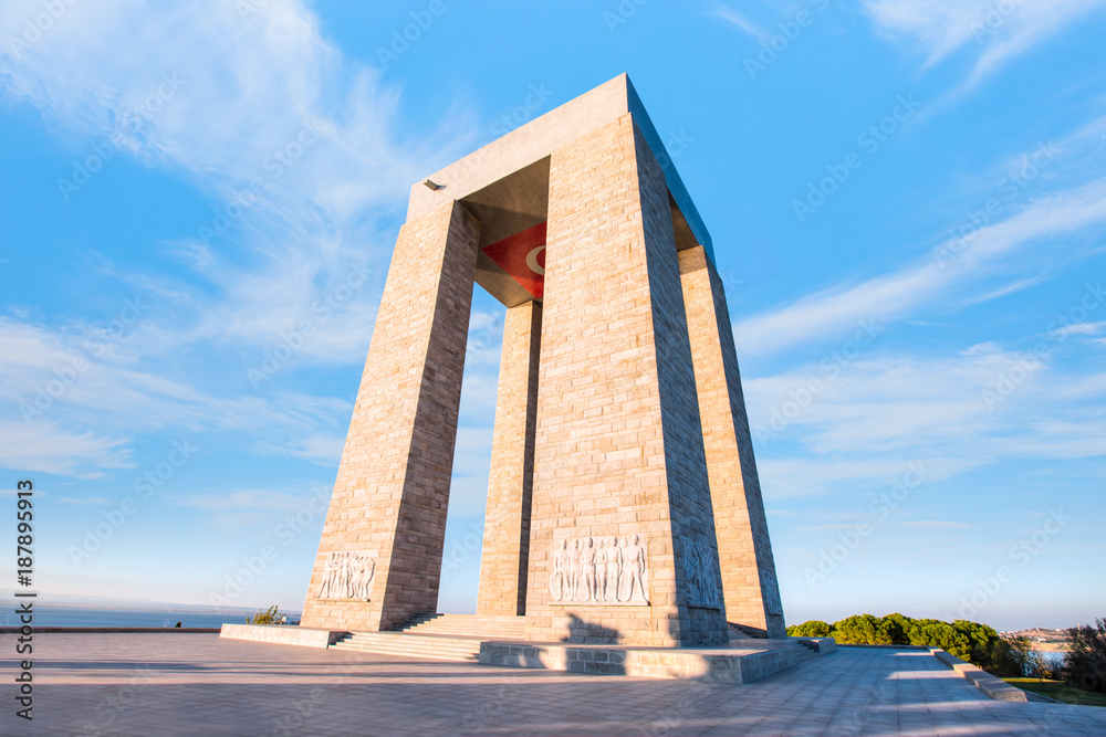 Fototapeta premium Canakkale Martyrs' Memorial against to Dardanelles Strait