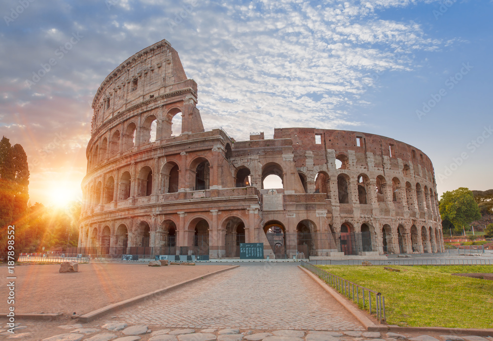 Naklejka premium Amfiteatr Koloseum w Rzymie