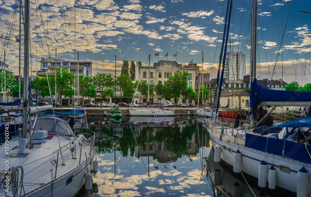 Bretagne Lorient Quai des Indes avec la Chambre de Commerce - Brittany  Lorient Quai des Indes with the Chamber of Commerce Photos | Adobe Stock