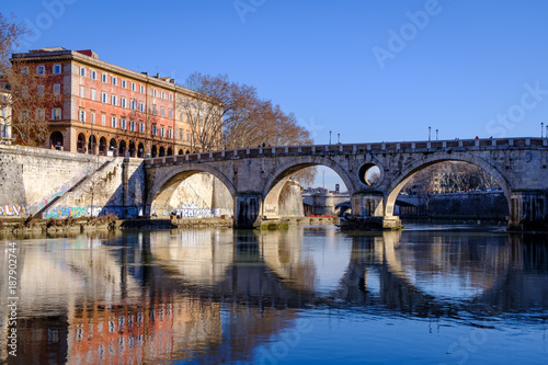 Travel photography - walking along the banks of the Tiber (Rome, Italy, Europe). © Giongi63