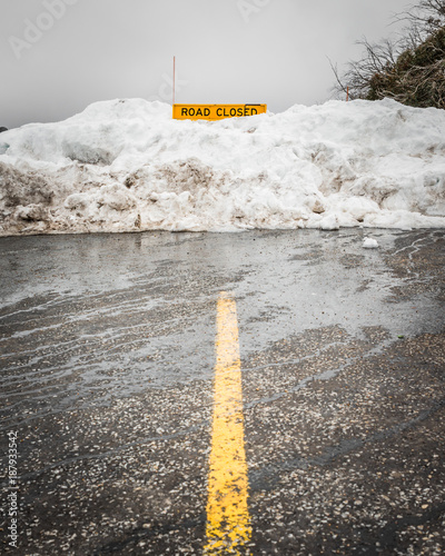 Road Cloased Warning traffic sign. photo