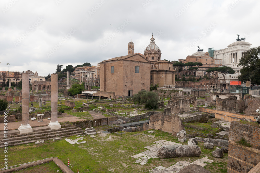 Forum Romanum historische Sehenswürdigkeit in Rom