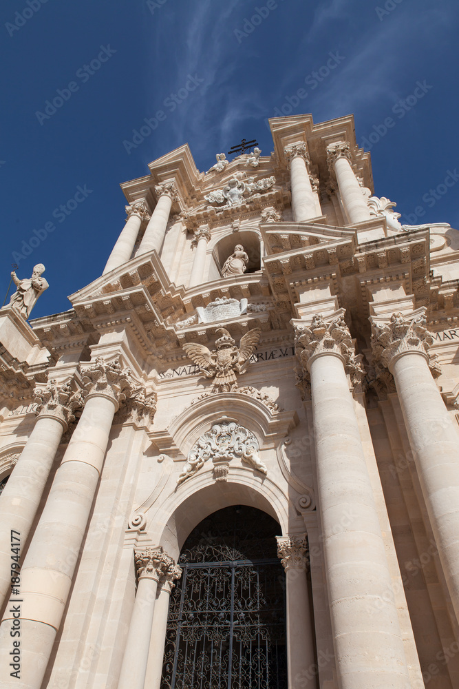 Kathedrale Santa Maria delle Colonne Sehenswürdigkeit in Syrakus Sizilien