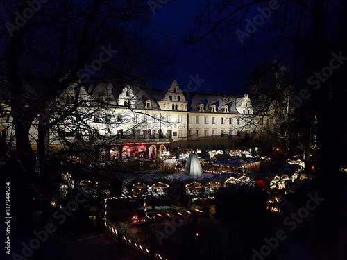 Fürstenhauses Thurn und Taxis Weihnachten Markt am Abend in Regensburg