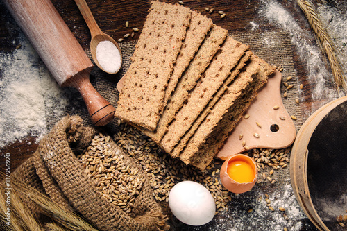 making crisp bread, crisp bread