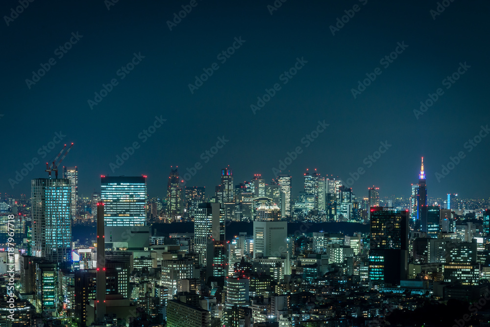 東京の夜景　渋谷、新宿と夜空１