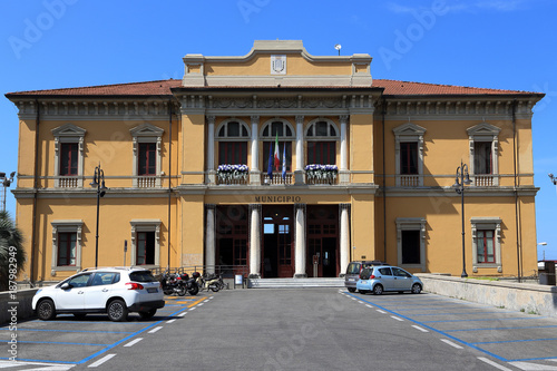 Pietrasanta Municipio © Lobra