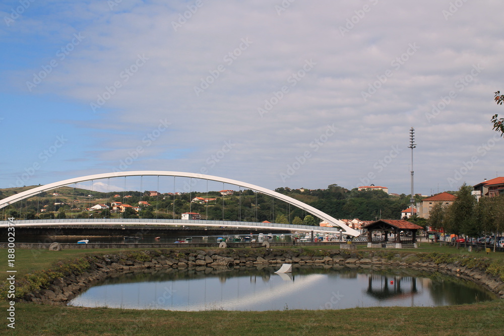 Fototapeta premium Puerto con lago y orreo, País Vasco