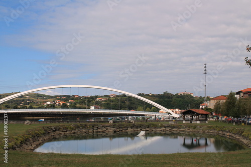 Puerto con lago y orreo, País Vasco