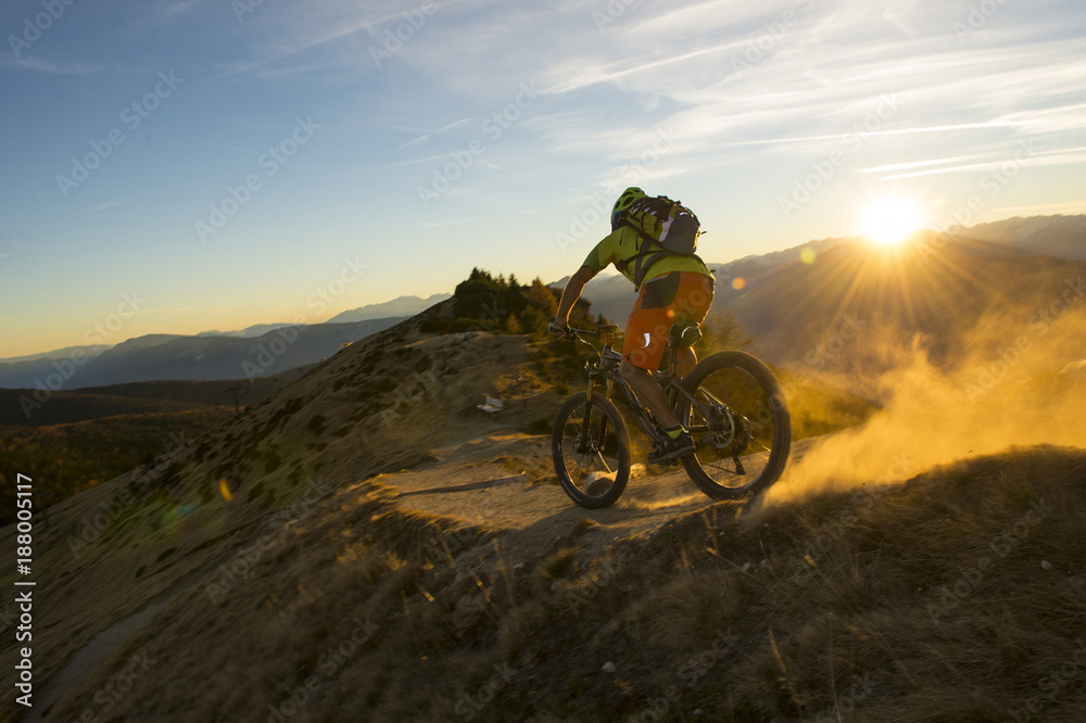 Fototapeta premium biking in the south tyrol mountains - merano 2000
