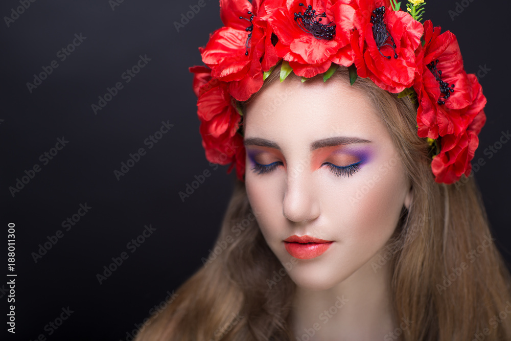 Foto Red flowers wreath