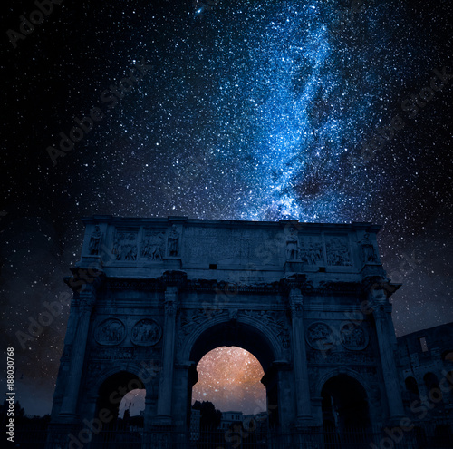 Famous Triumphal arch in Ro...