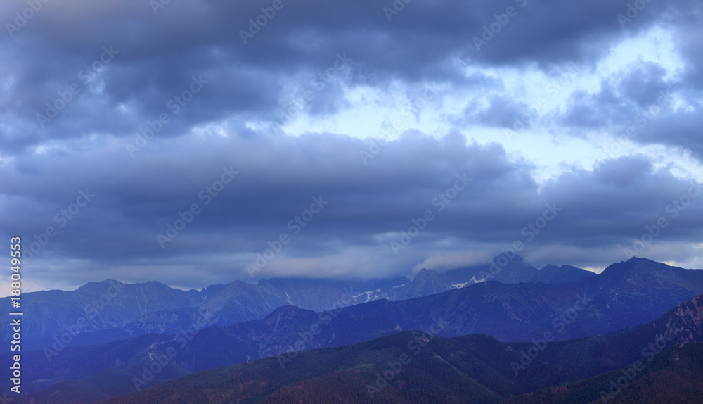 Poland, Tatra Mountains, Zakopane - Kasprowy Wierch, Beskid, Skrajna Turnia, Swinica and Koscielec peaks - High Tatra under clouds