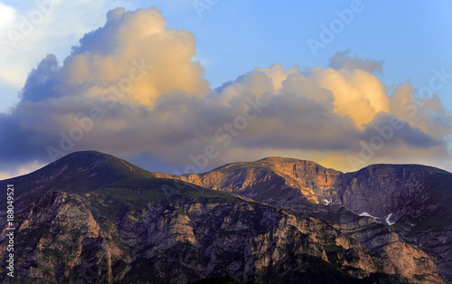 Poland, Tatra Mountains, Zakopane - Czerwone Wierchy, Malolaczniak, Krzesanica and Ciemniak peaks under clouds