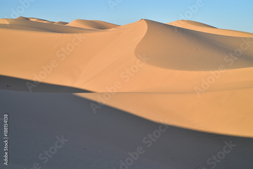 Φωτογραφία sand dunes light and shadow Imperial Sand Dunes, California, USA