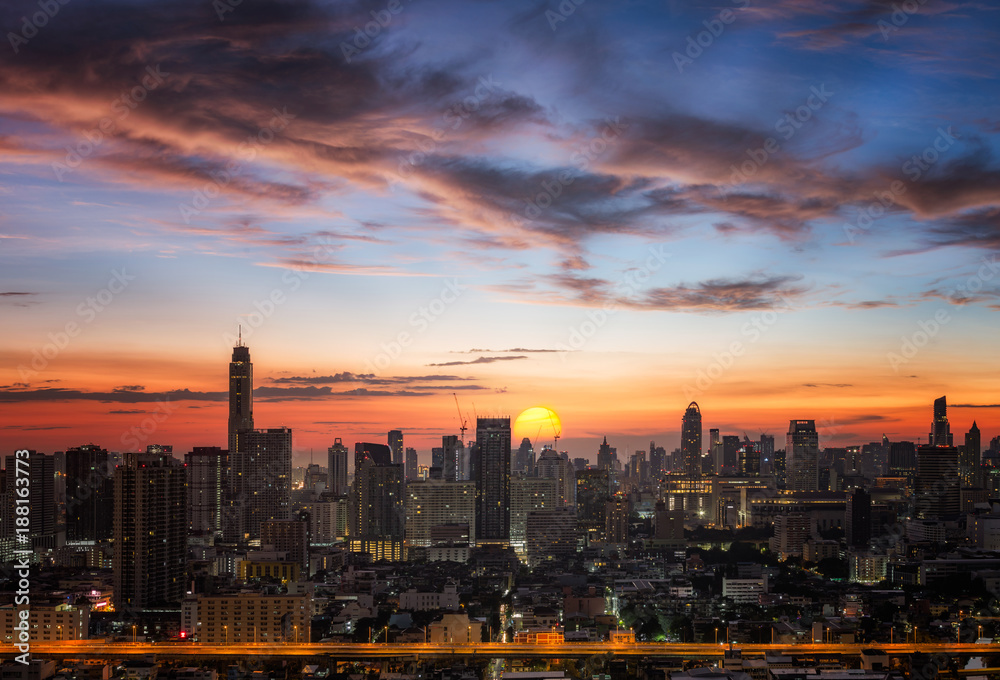 Obraz premium Panorama sunrise with Cityscape downtown for background.