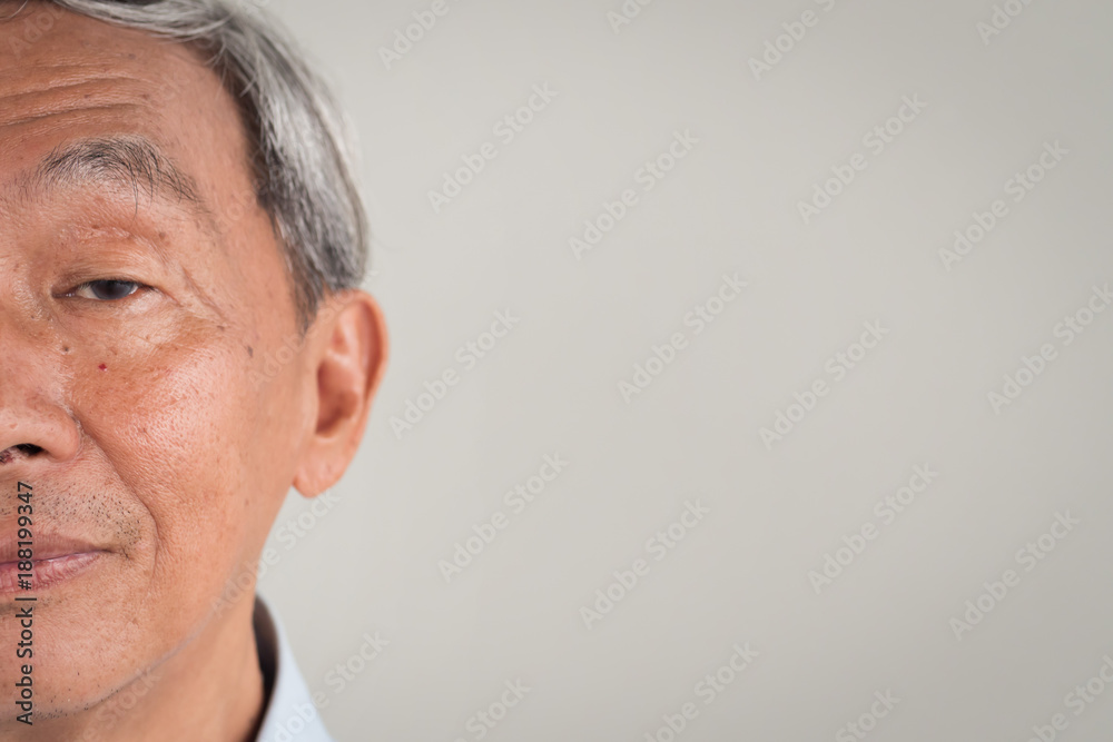 Obraz premium portrait of retired senior old man, neutral expression