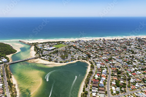 Fototapeta Naklejka Na Ścianę i Meble -  Sunny view of Palm Beach and Tallebudgera Creek on the Gold Coast