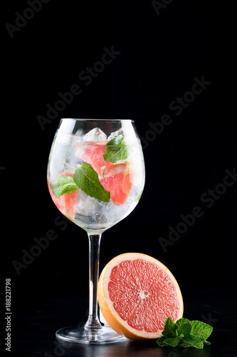Obraz na płótnie fancy gin and tonic selection drink alcohol cocktail craft fresh fruit spices mint glass bar w salonie