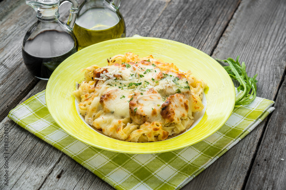 Pasta bake with broccoli and chicken Pasta bake with broccoli and chicken
