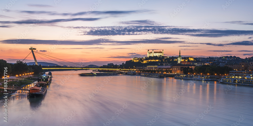 Obraz na płótnie Beautiful summer sunset over Bratislava (Slovakia, Europe) w salonie