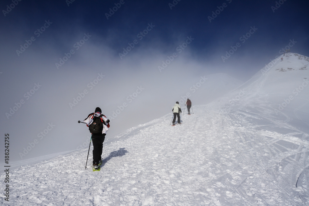 alpinisti verso la cima di Piazzo - alpi Orobie