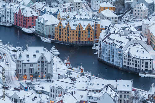 Vászonkép View of the town of Alesund during sunrise from Aksla hill.